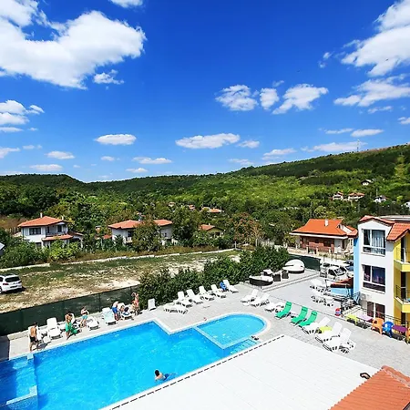 Poolview Elite In Rosegardencomplex With Bigpool And Parking Lejlighed Balchik