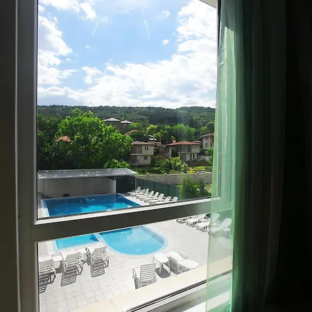 Lejlighed Poolview Elite In Rosegardencomplex With Bigpool And Parking Balchik